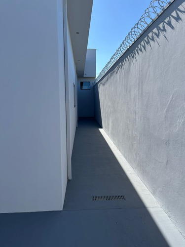 Casa Com 3 Quartos E Suite