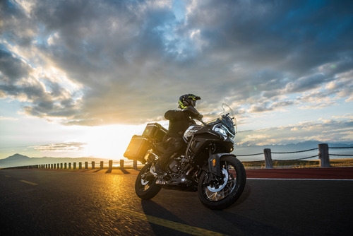 Nueva Cfmoto Mt700 2025 Llévala Financiada Sin Intereses