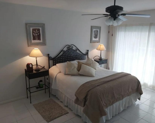 Imagen 10 de 17 de Excelente Apartamento De 2 Dormitorios En Edificio Palm Beach - Playa Mansa