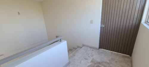 Edificio En Venta O Renta A Un Costado De La Unidad Deportiva De Av. Lazaro Cardenas