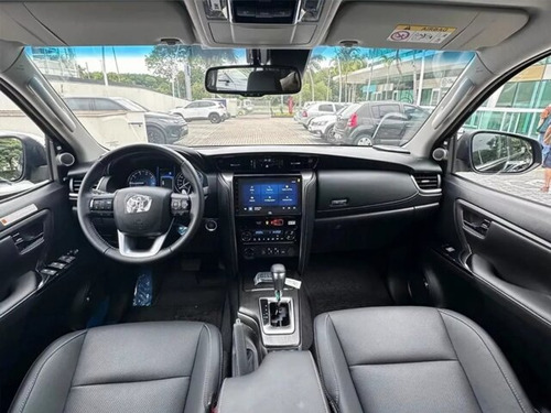 Toyota Hilux SW4 2.8 D-4D TURBO DIESEL SRX PLATINUM 7L 4X4 AUTOMÁTICO
