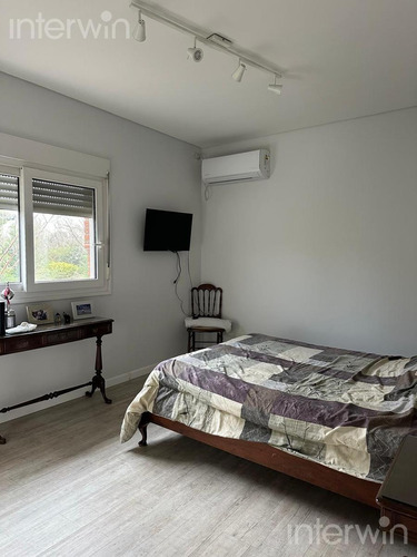 Casa En Los Pilares, 6 Ambientes, C/ Jardin Y Pileta - Venta -