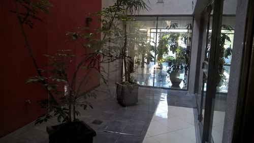 ! Vendo Depto. Amplio Con Dependencia Y Cochera Excelente Oportunidad ¡