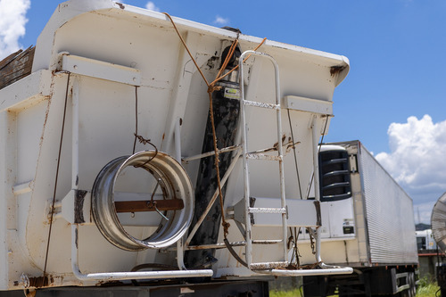 Carreta Caçamba Randon Ls 3 Eixos 25m3 Pneus Transporte