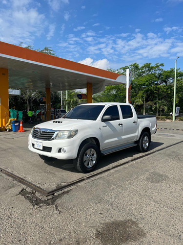 Toyota Hilux 2.5 Imv 142 hp 4x4