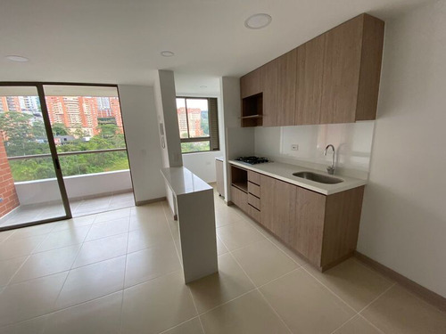 Apartamento En Venta Ubicado En Sabaneta Sector Alto De Las Flores (22044).