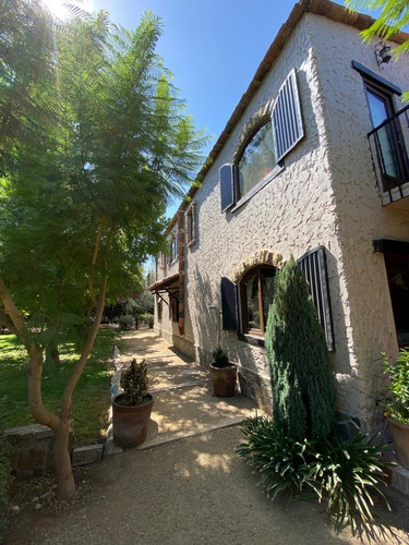 Preciosa Casa Estilo Provenzal En Condominio
