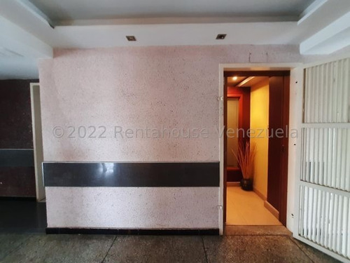 Imagen 3 de 8 de Consultorio Medico En Venta En Clínica Santa Rosalía. San Juan De Los Morros. 23-3857
