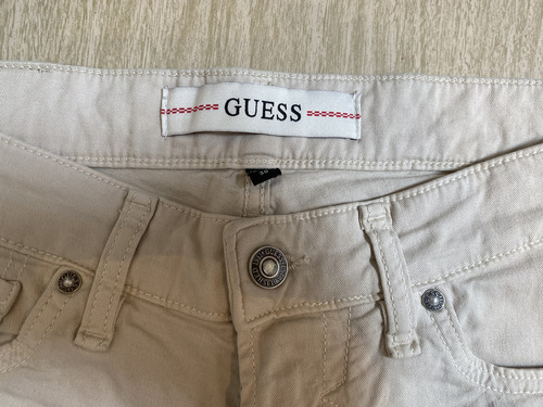 Bermuda Beige Guess Hombre Talla 30mx Mod.m2gd01wehy3