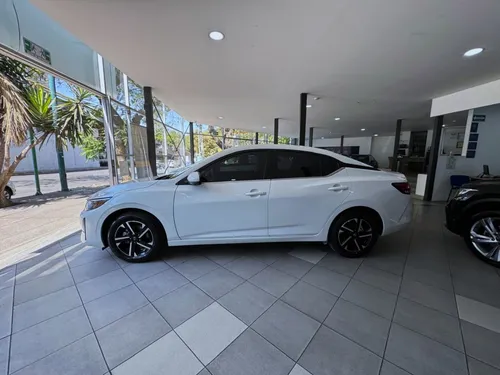 Nissan Sentra 2.0 Advance Cvt