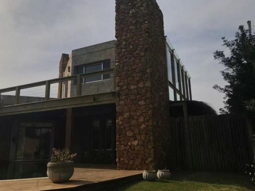 Casa En Venta De 3 Dormitorios En Montoya