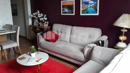 Apartamento Amplo Em Localização Privilegiada - Vvap20629