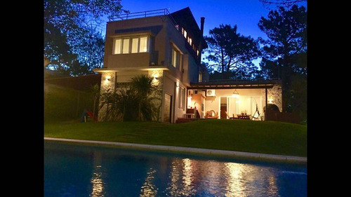 Carilo Casa En A La Venta A 2 Cuadras Del Mar