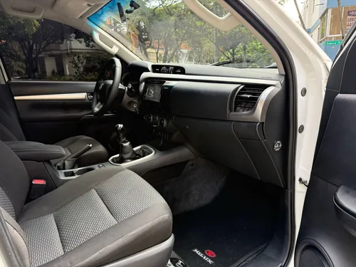Toyota Hilux 2.4 Mecánica 2020 Diesel 4x4