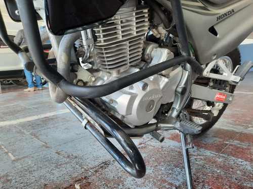 Imagen 11 de 12 de Honda Falcon 400