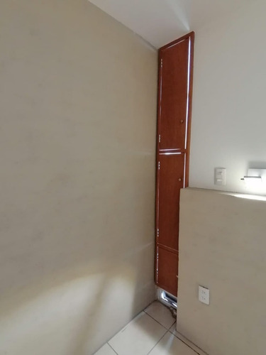 Residencia Moderna De Alto Diseño En Esquina