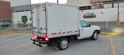Imagen 6 de 14 de Nissan Np300 2014 2.5 Diesel Chasis 4x2 Mt