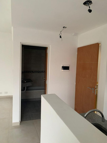Imagen 9 de 10 de En Alquiler En En Martin Coronado Hermoso Departamento A Estrenar De 2 Ambientes Con Balcon Corrido 2do Piso Al Frente; Con Espacio Cochera Descubierta; No Se Permiten Animales. F: 9192