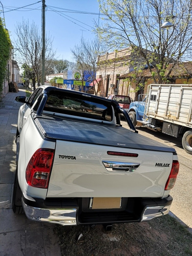 Toyota Hilux 2.8 Cd Srv 177cv 4x4 At 2016