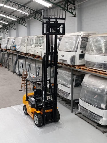 Autoelevador Mitsubishi Samuk Diesel 52 Hp 2.5 Toneladas