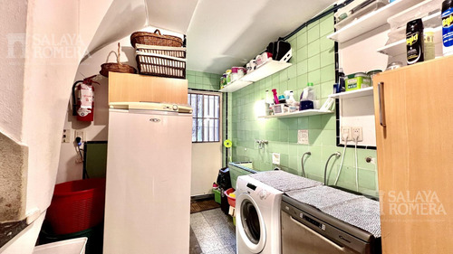Casa - Martinez En Venta - 5 Ambientes - Gran Jardin, Lote De 48 Fondo.