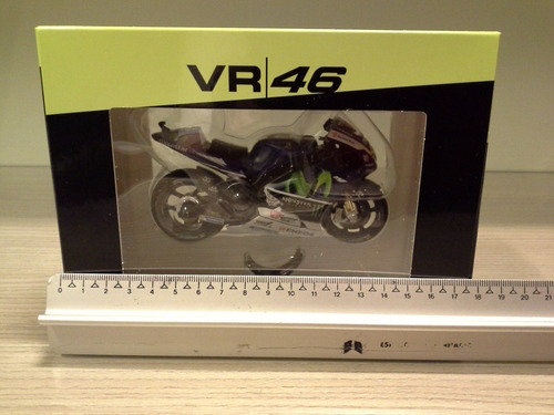Miniatura Rossi Yamaha Testbike 2016 Minichamps 1:18 (11 Cm) Cor Azul