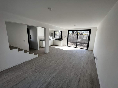 Imagen 9 de 24 de Dúplex De Tres Dormitorios En Alquiler En Housing Cerrado Casa Norte - Argüello