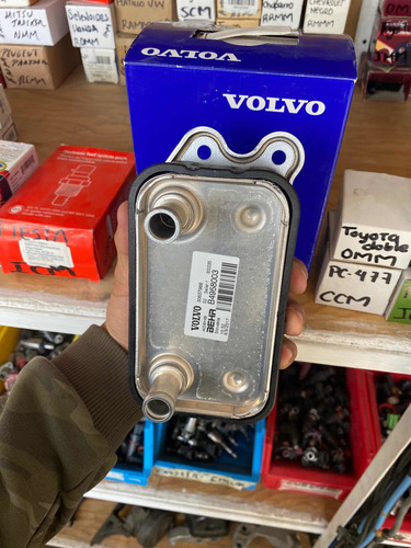 Enfriador De Aceite Volvo 30637966 C30 C70 S40 -original- (Usado)
