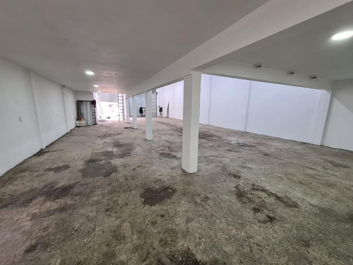 Imagen 6 de 11 de Galpón De Losa 285 M² Cub - 2 Baños - Entre Piso Y Patio - Alquilado Con Renta - San Justo