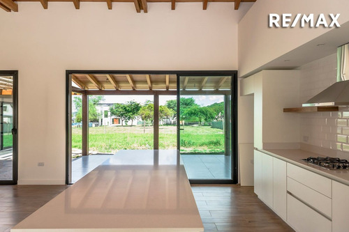 Casa 3 Dormitorios Venta La Reserva A Estrenar