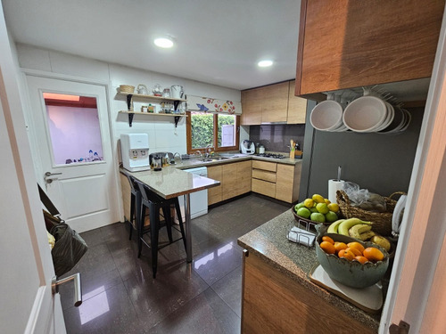 Excelente Casa Chilena Con Quincho Y Piscina, En Condominio