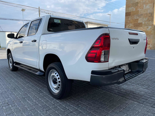 Imagen 9 de 15 de Toyota Hilux 2018 2.7 Cabina Doble Mt