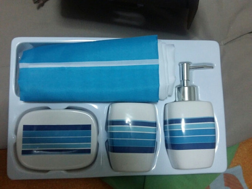 Set Para El Baño Con Cortina Incluida