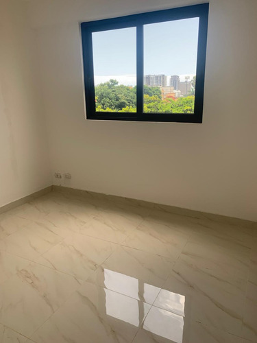 Venta, Edificio De 7 Niveles Ubicado En Gazcue, Santo Domingo