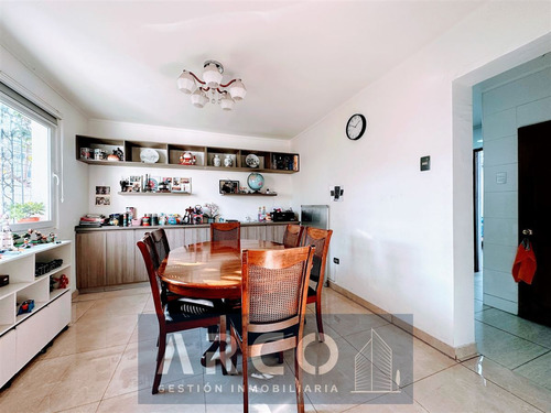 Casa Remodelada 3 Dorm. 313 M2 En José Domingo Cañas. Ñuñoa