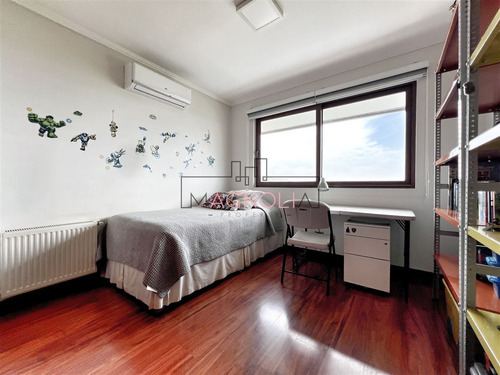 Casa En Venta De 5 Dorm. En Las Condes