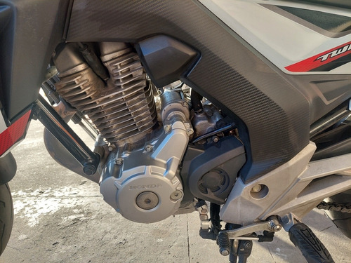 Imagen 6 de 10 de Honda Cb 250