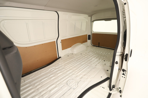 Toyota Hiace 2.8 Tdi Furgón 6at L2h2 3a 5p