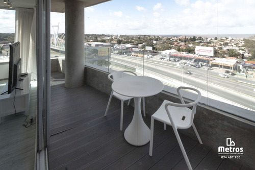Imagen 2 de 14 de Amueblado - 2 Dorm 2 B - Garaje X2 - Vista Al Mar Y Al Lago - Piscina Climatizada - Seguridad 24hs- Alquiler Apartamento Parque Miramar