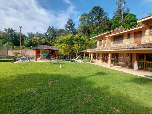 Bella Casa En Venta En Alta Hatillo