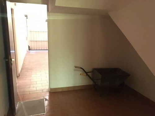 Imagen 11 de 22 de En Venta. Amplia Casa 2 Dorm, Quincho Con Parrilla Y Pileta.