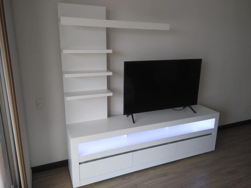 Mueble Tv Ref: Tradicional De 200 Cm En Madera Lacada Repisa