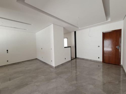 Imagem 1 de 21 de Casa À Venda, 3 Quartos, 1 Suíte, 2 Vagas, Santa Mônica - Belo Horizonte/mg - 2526