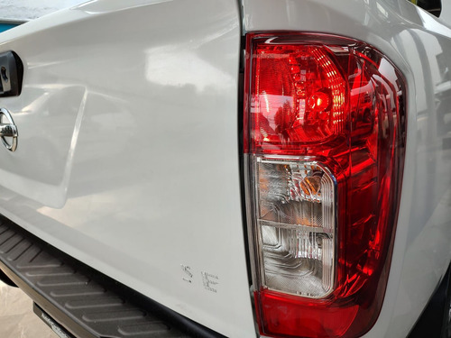 Nissan NP300 2.4 Doble Cabina Se Aa Pack Seg Mt