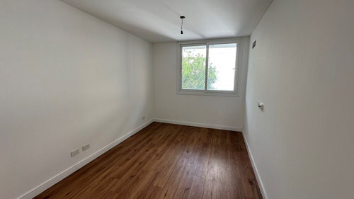 Departamento De Cuatro Ambientes En Venta En Vista Belgrano