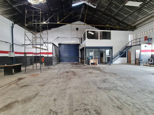 Imagen 6 de 10 de Galpon En Venta En La Av Farriar Liseth Varela 04144183728
