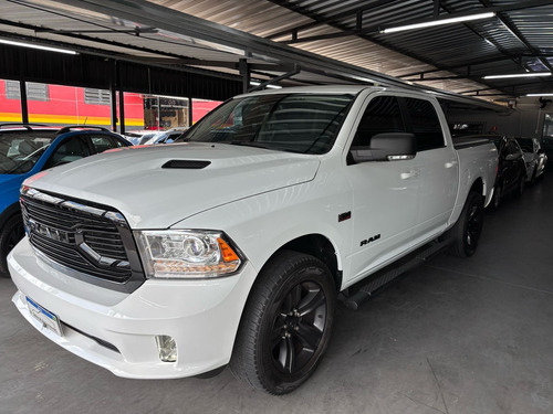 RAM Ram Classic 5.7 Laramie Night Edition Cab. Dupla 4X4 Aut. 4P