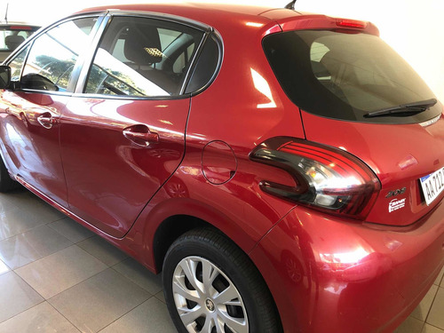 Imagen 13 de 15 de Peugeot 208 2016 1.5 Active
