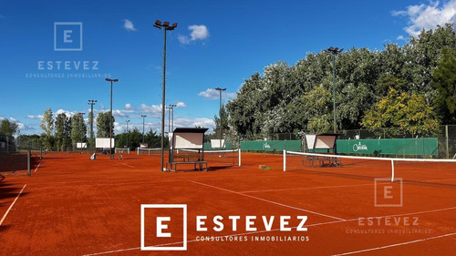 Casa En Venta / Alquiler, Pileta. 3 Dormitorios. Barrio Cerrado, Escobar