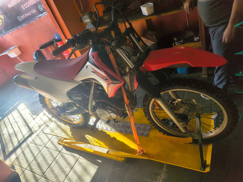 Xr 200 De Trilha Com Os Plásticos Da Crf